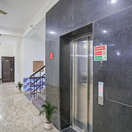 Townhouse The Premier View Near Iskcon Temple Noida Hotel Exterior foto